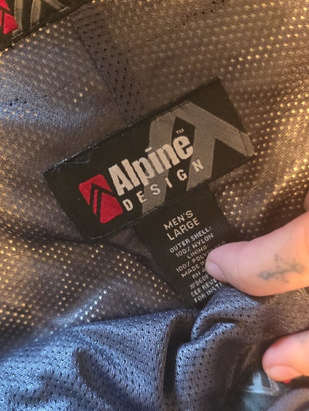 Alpine Design Men's Jacket Label in Black with Red Logo - Picture 2 of 3
